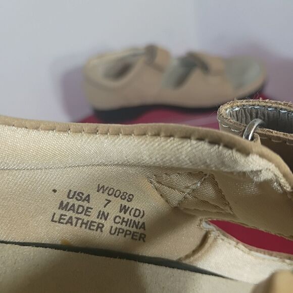 Propet Womens SZ 7 W0089 Pedic Walker Sandal Leather Tan. Condition is Pre-owned - Picture 3 of 7